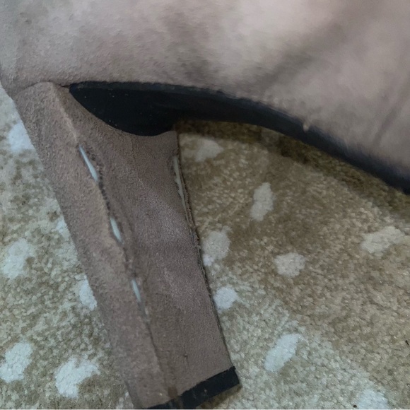 Stuart Weitzman Highland Suede Over the Knee Boots - Gray (8 M) - Pre Owned - Picture 8 of 14